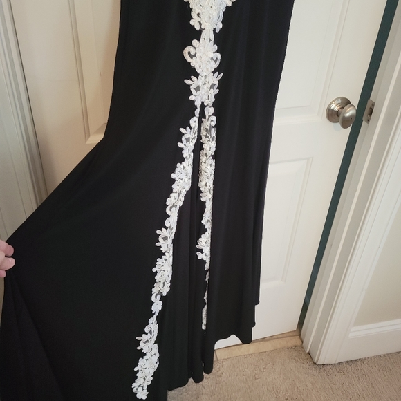 LONG SPECIAL OCCASSION DRESS - Picture 6 of 6